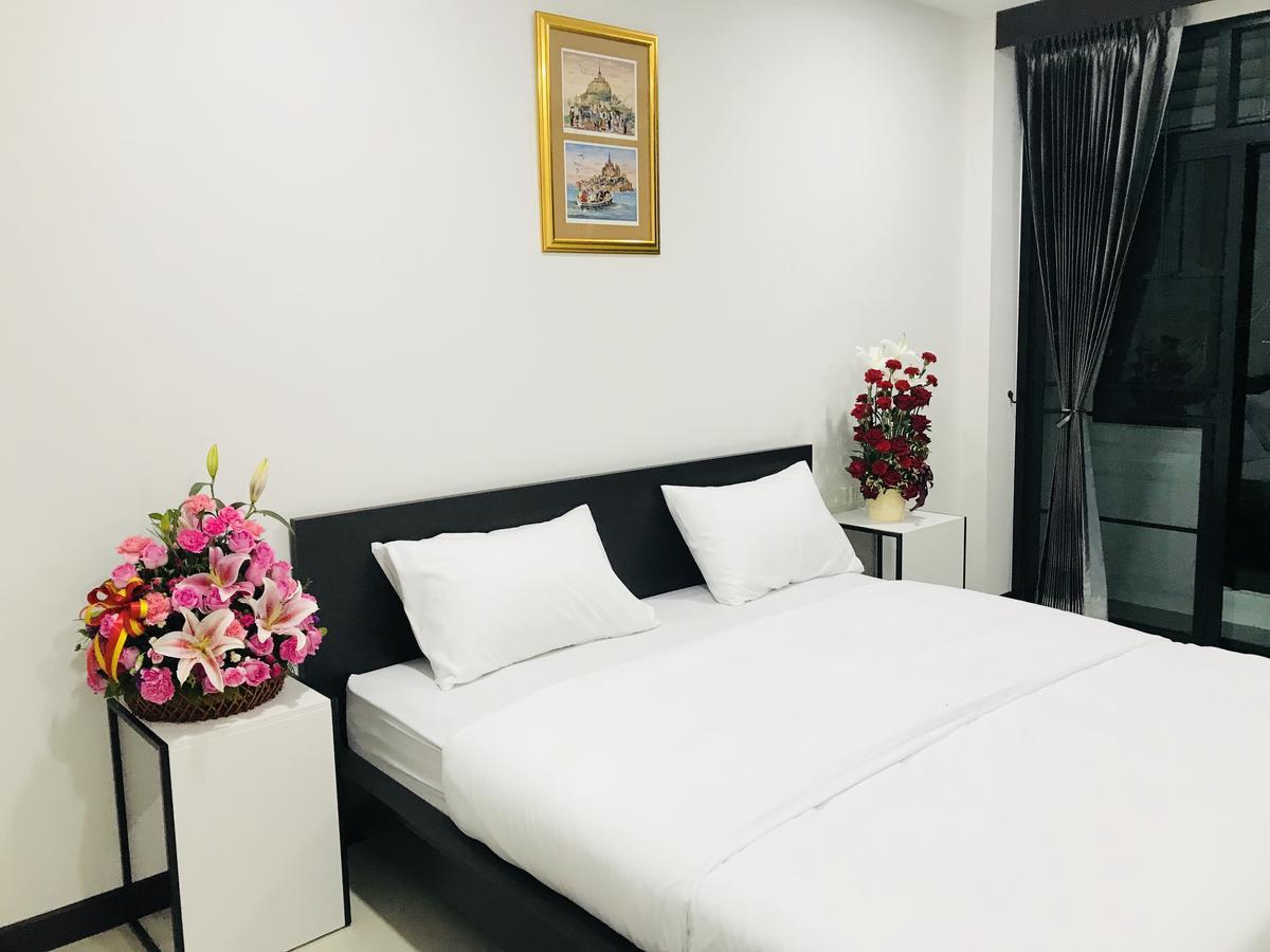 Jarat Mansion Hotel Surin Exterior photo