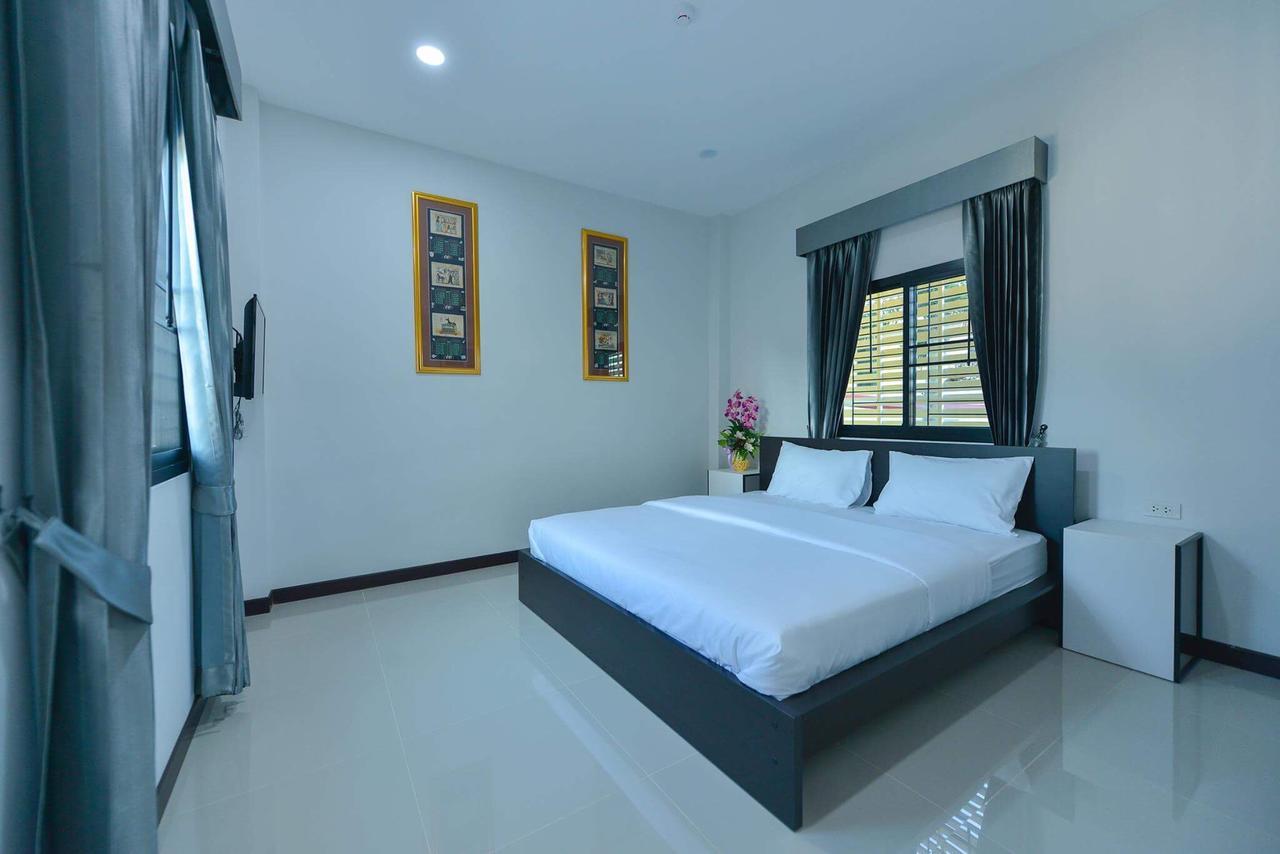 Jarat Mansion Hotel Surin Exterior photo