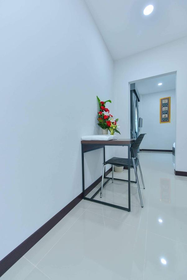 Jarat Mansion Hotel Surin Exterior photo