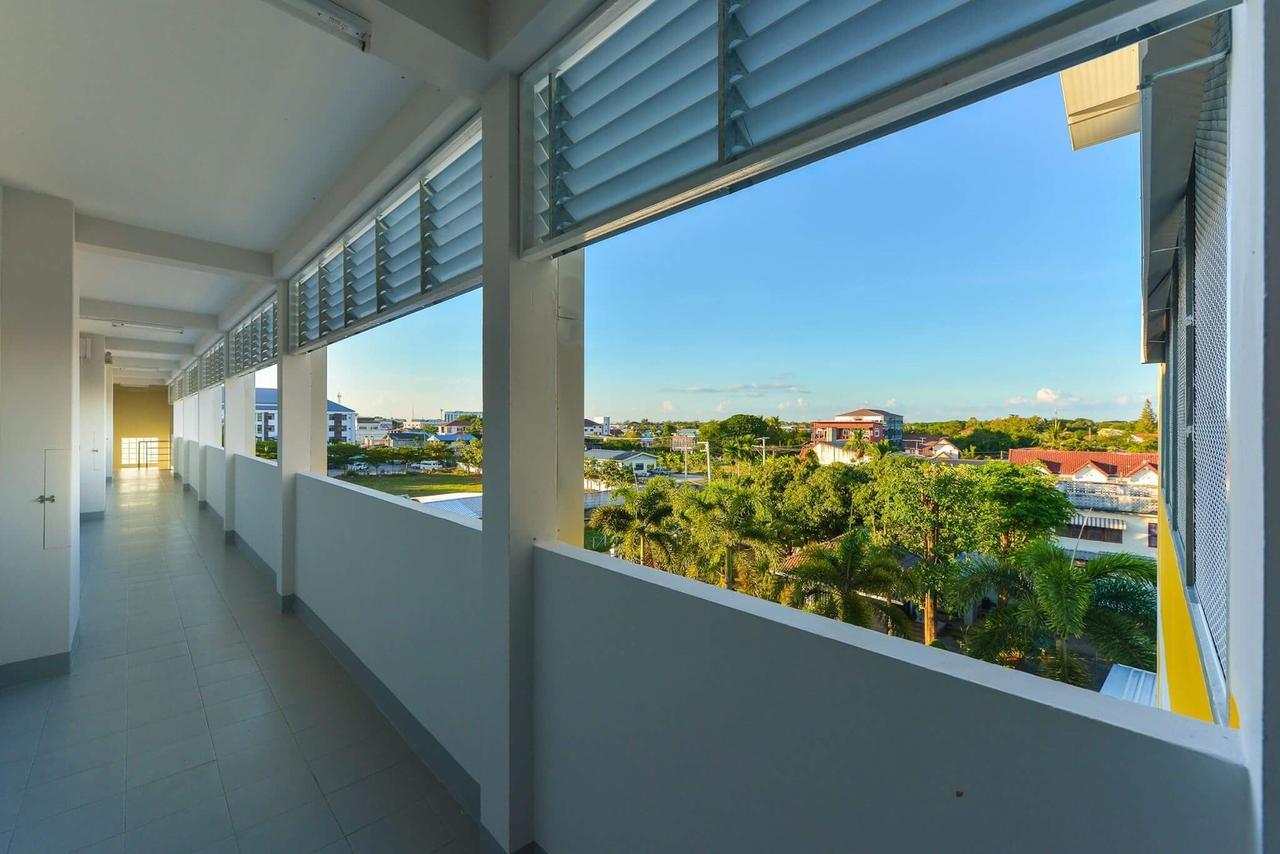 Jarat Mansion Hotel Surin Exterior photo