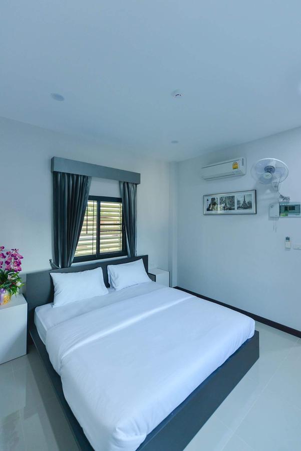 Jarat Mansion Hotel Surin Exterior photo