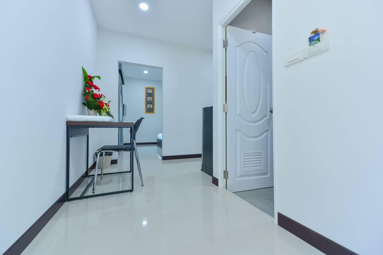 Jarat Mansion Hotel Surin Exterior photo